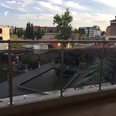 Mercury 3 Two Bedroom Eh Slăntjev Brjag