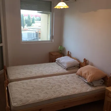 Mercury 3 Two Bedroom Eh Slăntjev Brjag